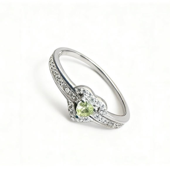 Jewelry - Silver and Green Heart Ring